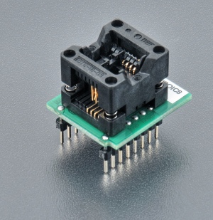 70 0909 DIL8W SOIC8 ZIF 200MIL, universal adapter designed for devices in 200/208mil SOIC8/SOP8 package.